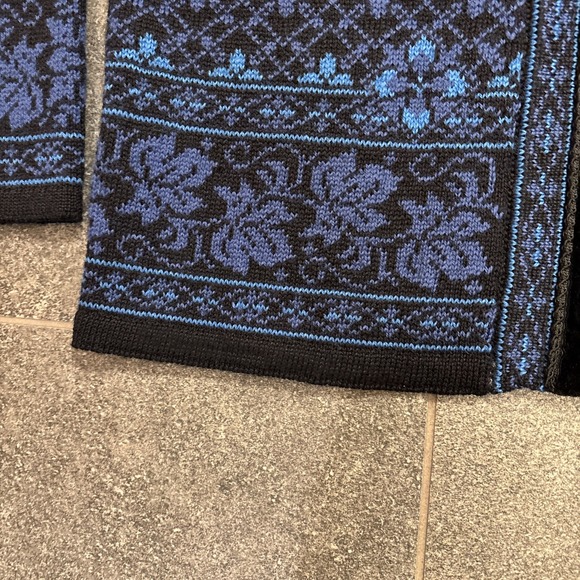 Dale of Norway Pure Wool Cardigan Sweater M Norwegian Blue Black Velvet Trim - Picture 11 of 16